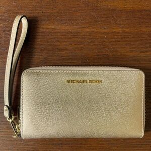 NEW Michael Kors phone wallet wristlet